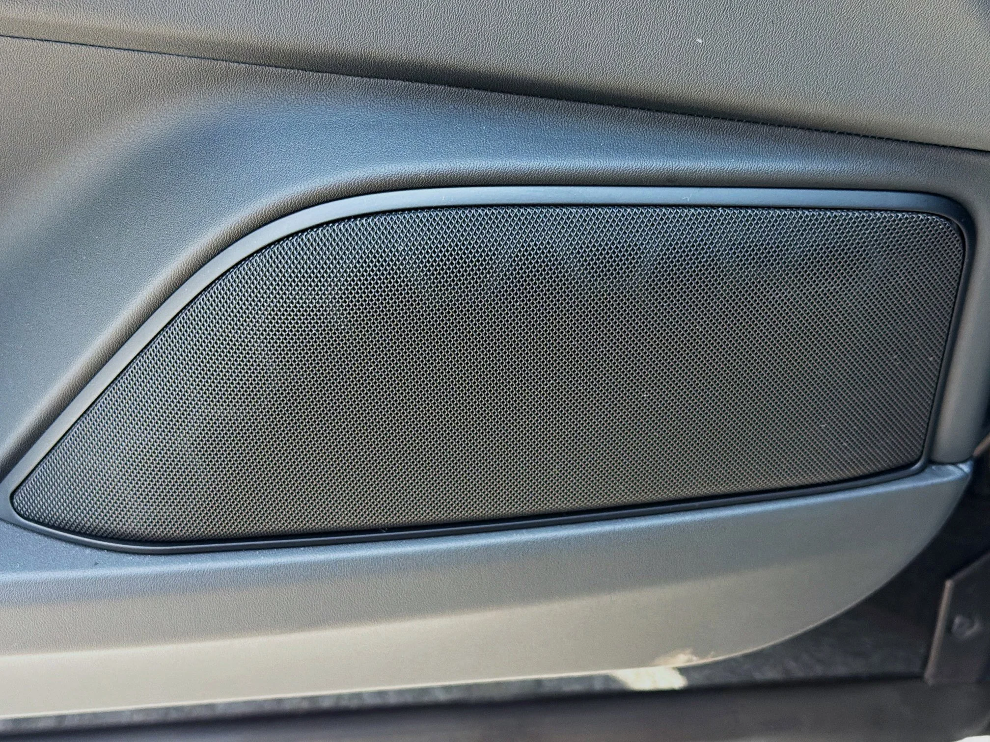 Used 2022 Nero Ribelle Metallic Maserati Modena image 24