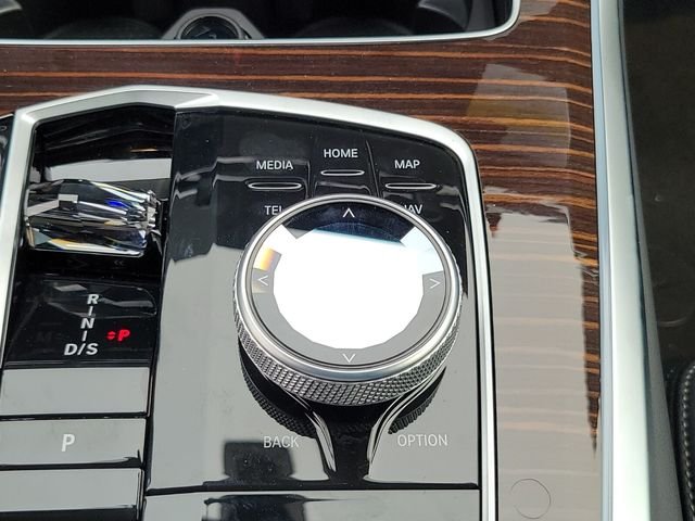 New 2026 White BMW xDrive40i image 25