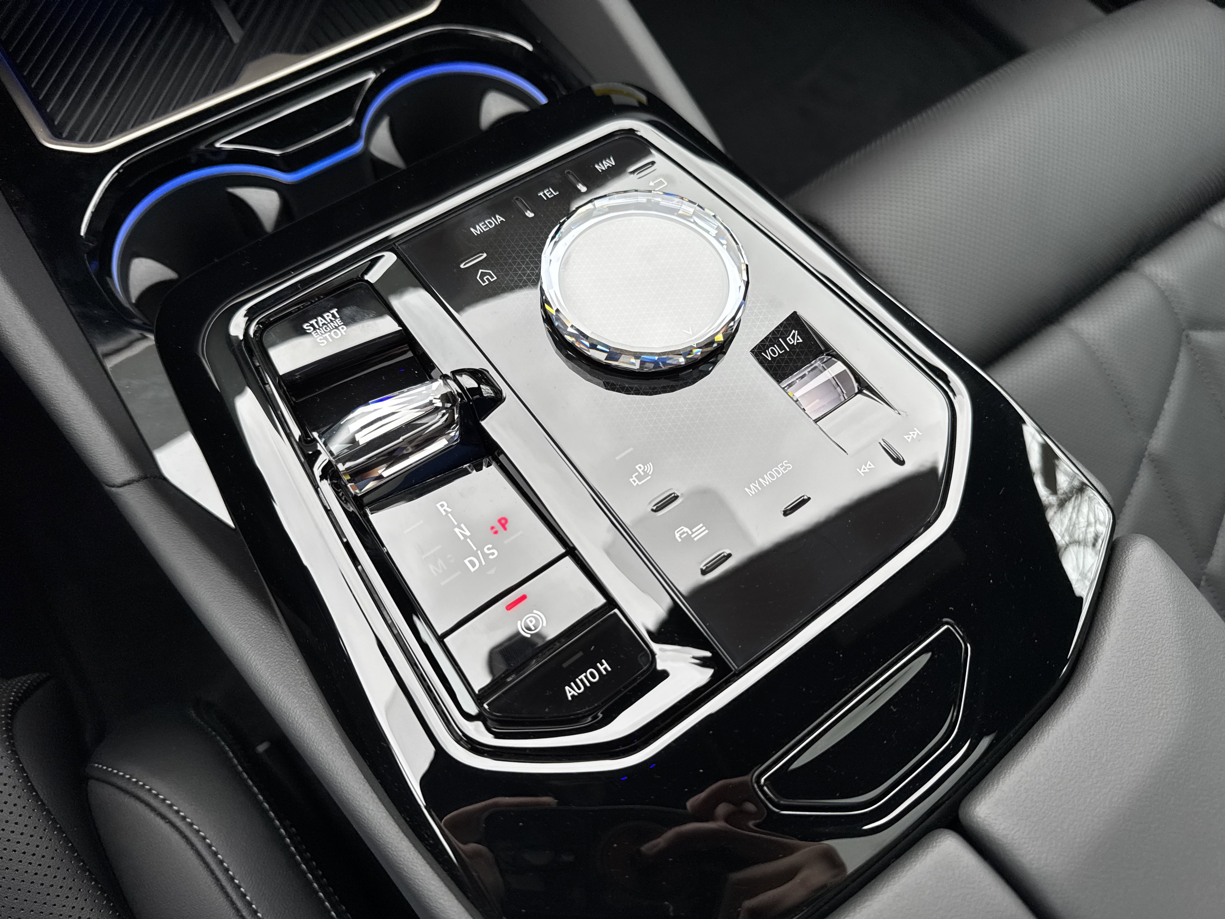 New 2026 BLACK SAPPHIRE BMW 530i xDrive image 12