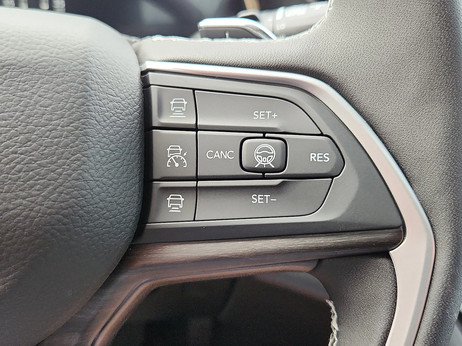 New 2027 White Jeep LAREDO 4X4 image 17