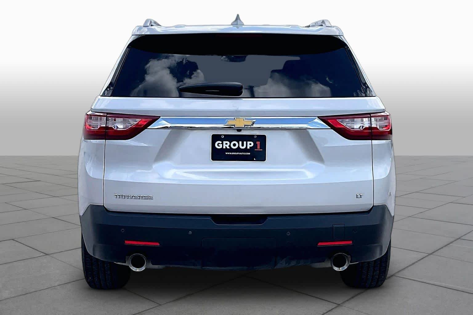 Used 2018 SILVER ICE METALLIC Chevrolet LT Cloth image 3