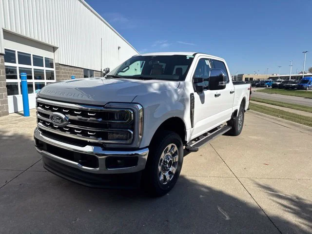 New 2027 Oxford White Ford Lariat image 40