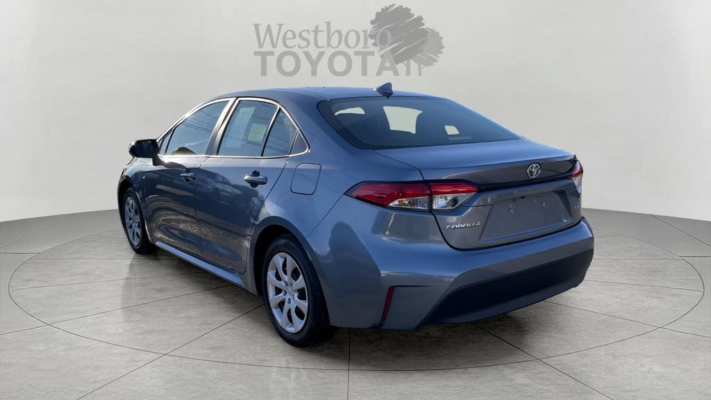 Used 2024  Toyota LE image 5