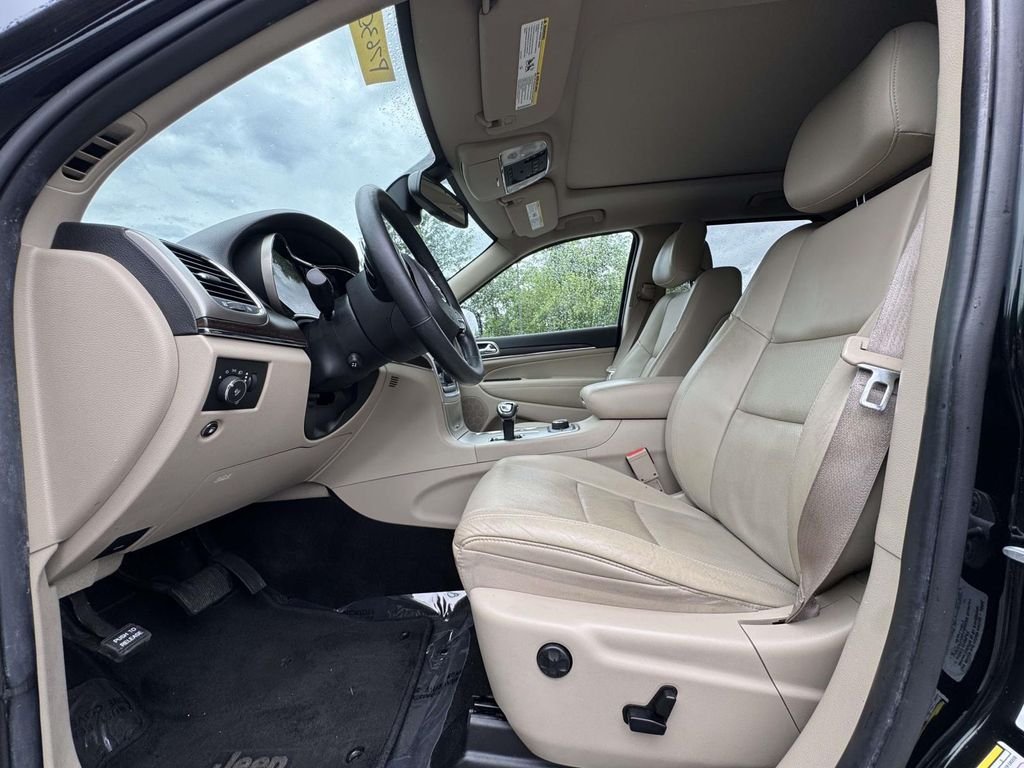 Used 2014 Black Jeep Limited image 13