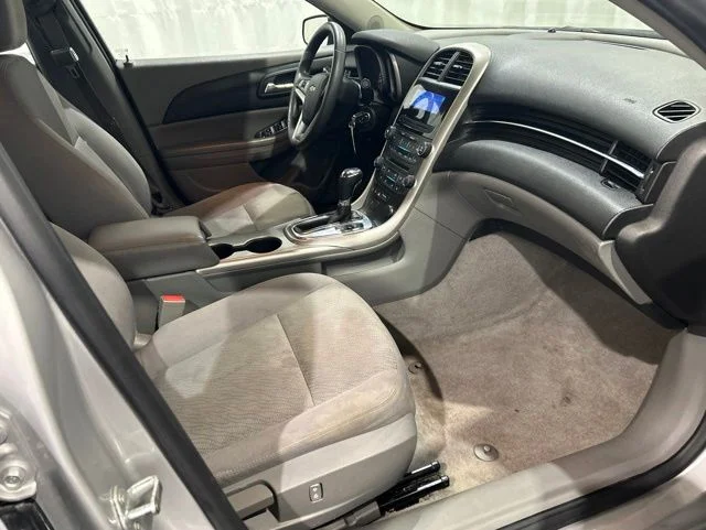 Used 2013 Silver Chevrolet LS image 15