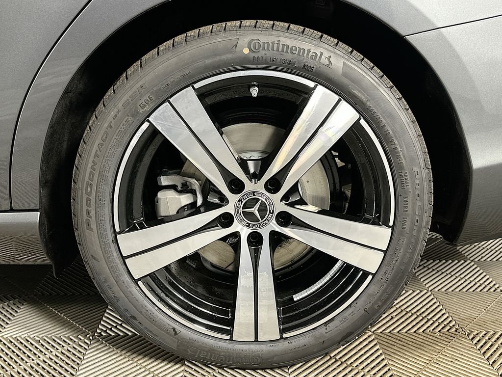New 2026 Selenite Grey Metallic Mercedes-Benz C 300 image 31