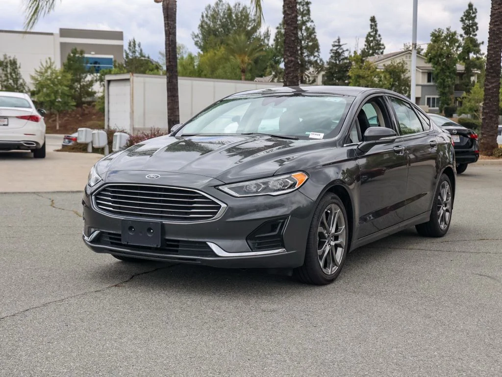 Used 2020 Gray Ford SEL image 7