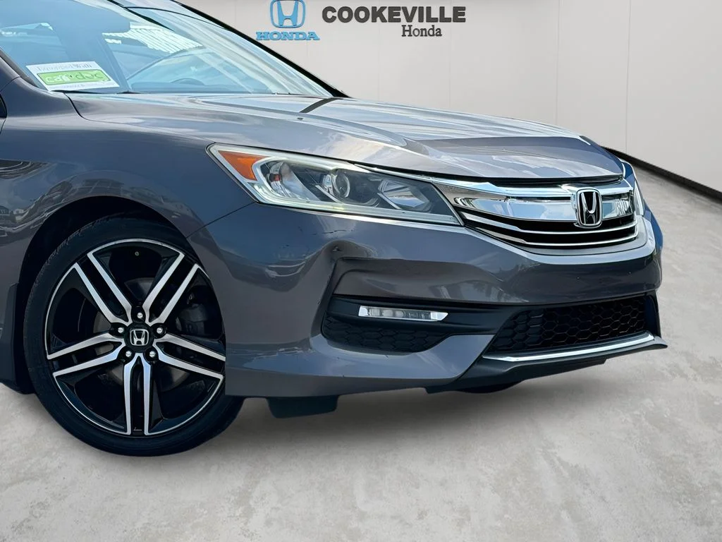 Used 2017 Modern Steel Honda Sport image 3