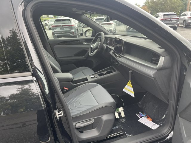 New 2026 Deep Black Pearl Volkswagen 2.0T SE R-Line Black image 6