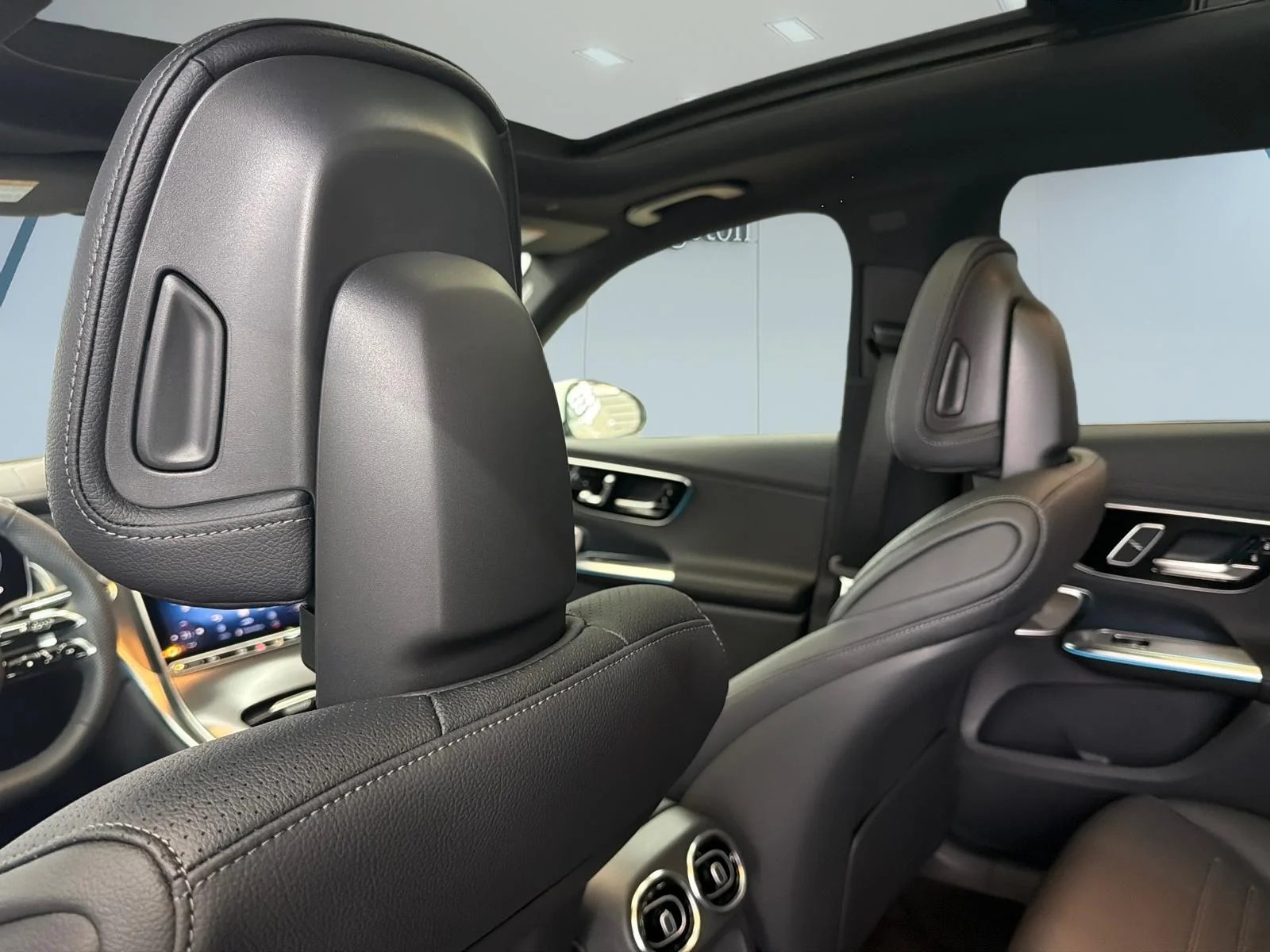 New 2026 White Mercedes-Benz GLC 300 image 26