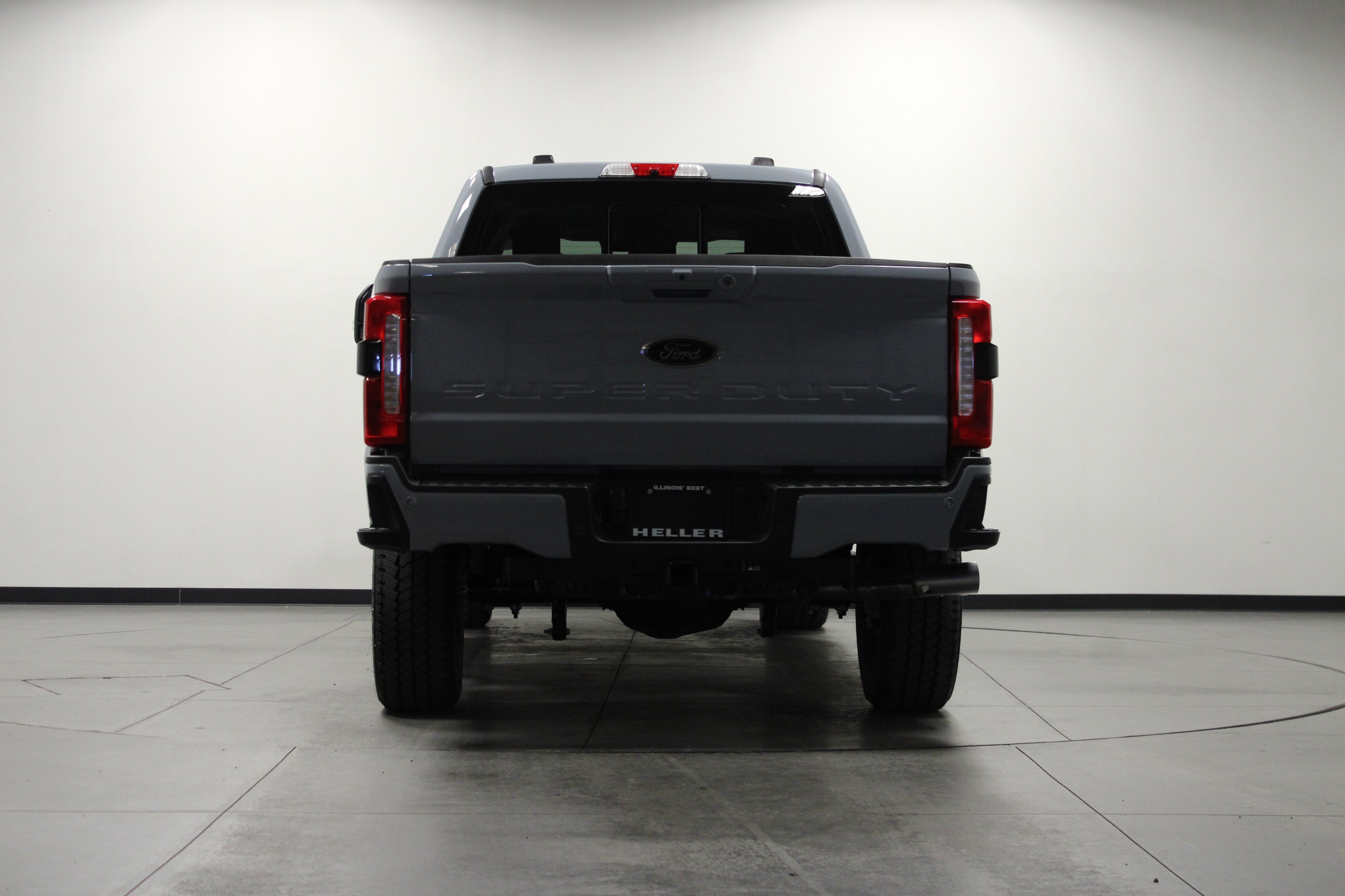 New 2026 Glacier Gray Metallic Tri-Coat Ford LARIAT image 5