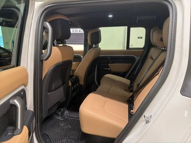 2026 Land Rover Defender X-Dynamic SE - Photo 9