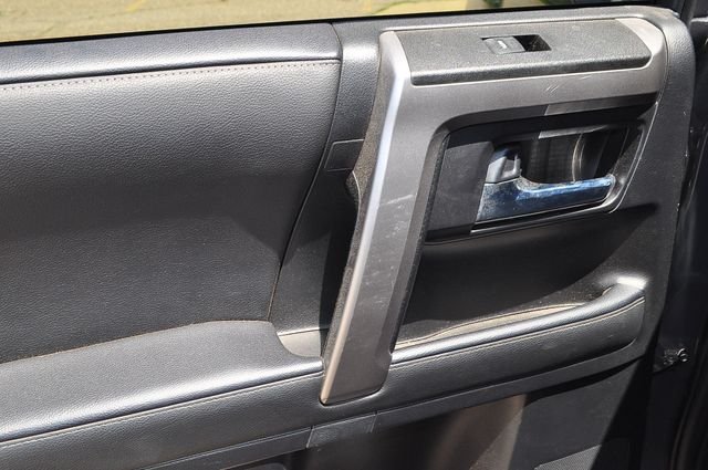 Used 2024  Toyota SR5 image 19