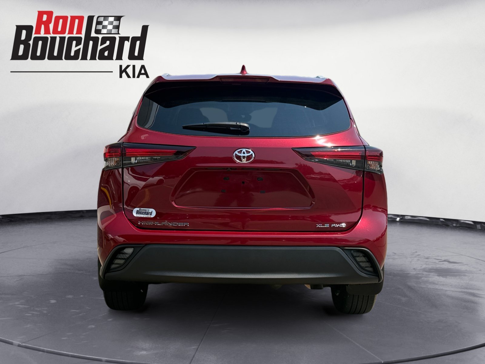 Used 2024 Ruby Flare Pearl Toyota XLE image 3