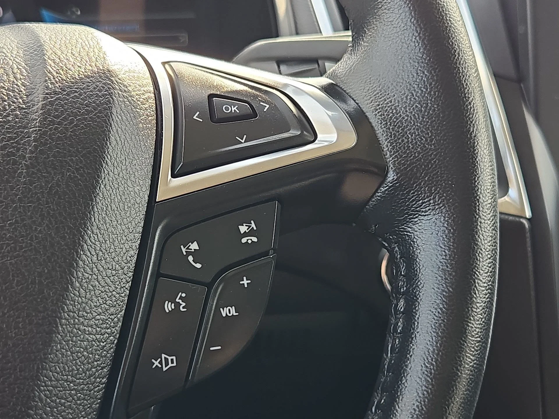 Used 2024 Black Metallic Ford Titanium image 18