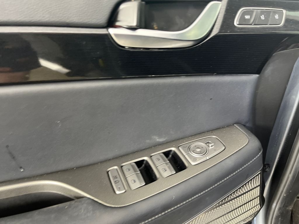 Used 2021 Gray Hyundai Limited image 17