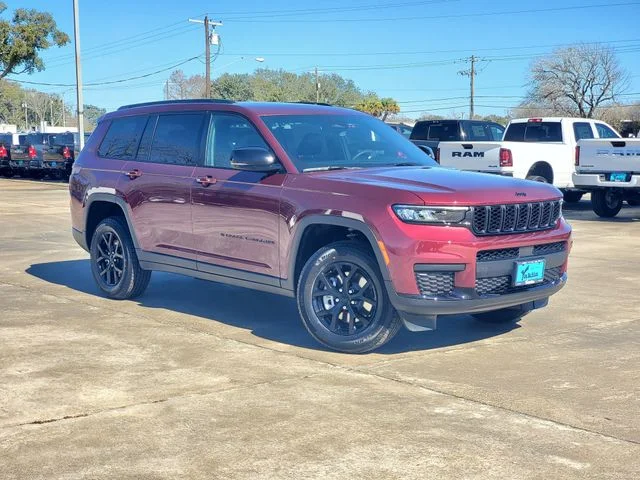 New 2025 Velvet Red Pearl-Coat Exterior Paint Jeep Altitude X image 29