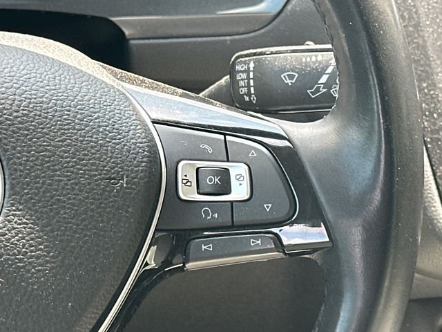Used 2018 Gray Volkswagen 2.0T SE image 25