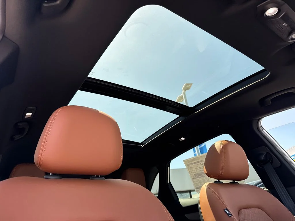 2025 VinFast VF 8 Plus - Photo 14