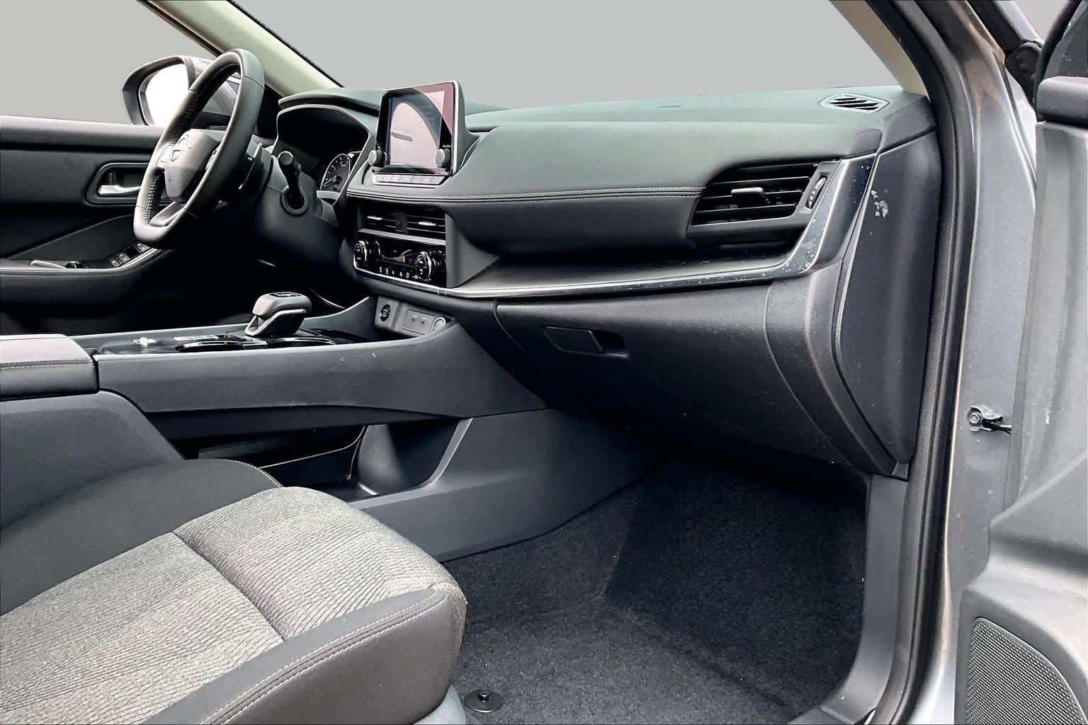 Used 2025 Gun Metallic Nissan SV image 19