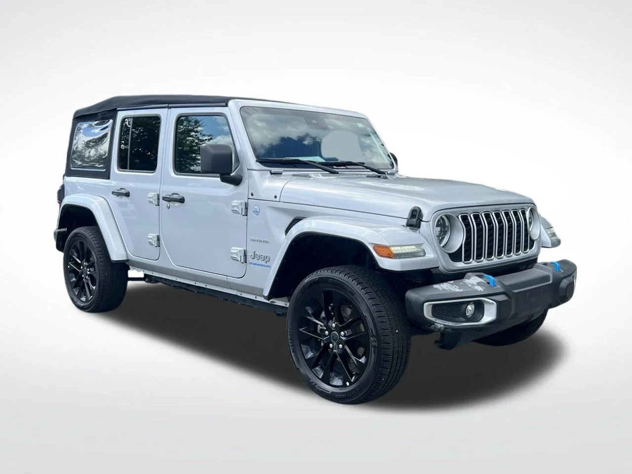 Used 2024 Silver Jeep Sahara 4xe image 7