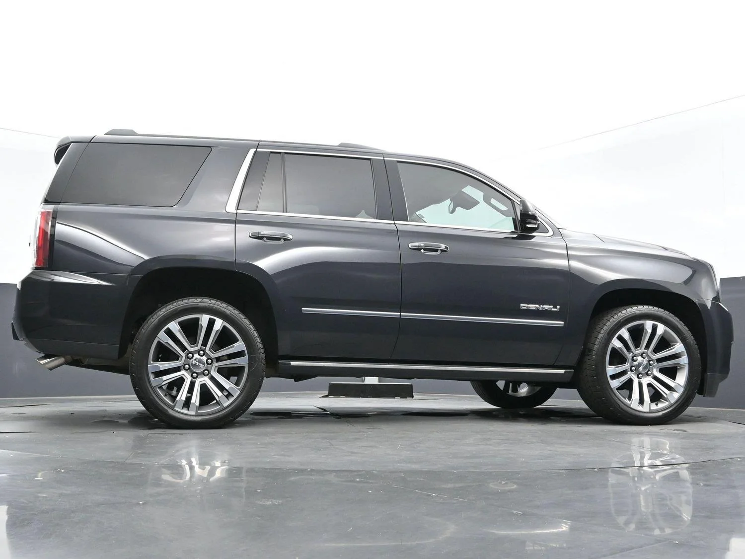 Used 2020 Carbon Black Metallic GMC Denali image 62
