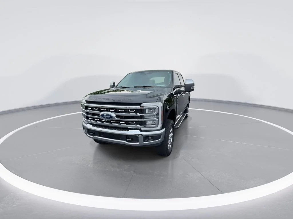 Used 2025 Black Ford Lariat image 4
