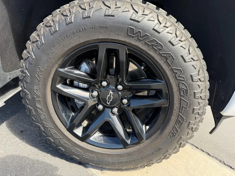 Used 2023 Summit White Chevrolet Custom image 24