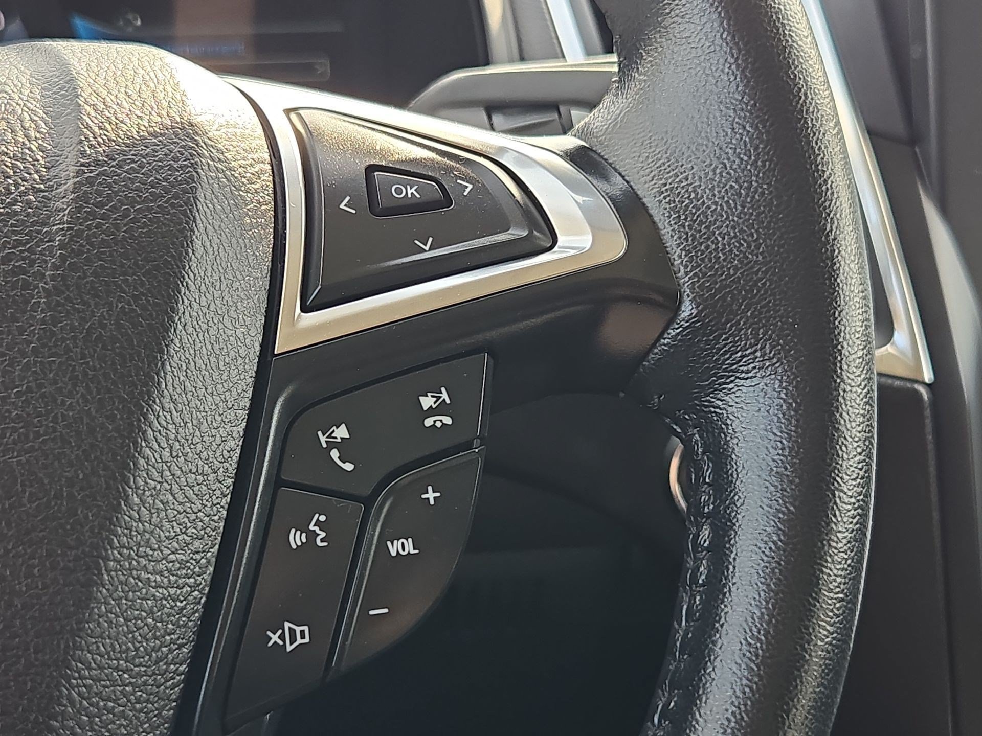 Used 2024 Black Metallic Ford Titanium image 17