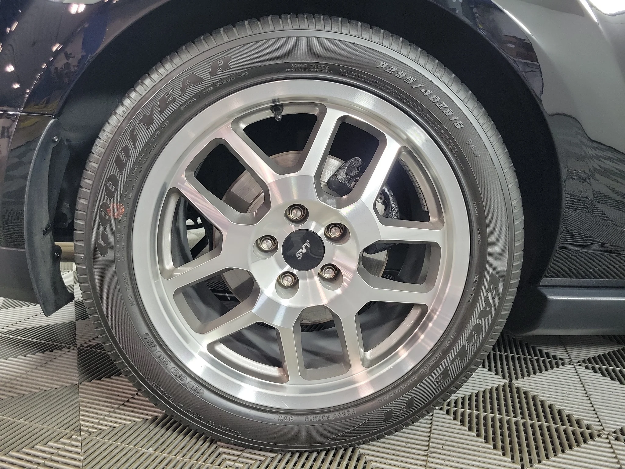 Used 2008 Ebony Clearcoat Ford Shelby GT500 image 23