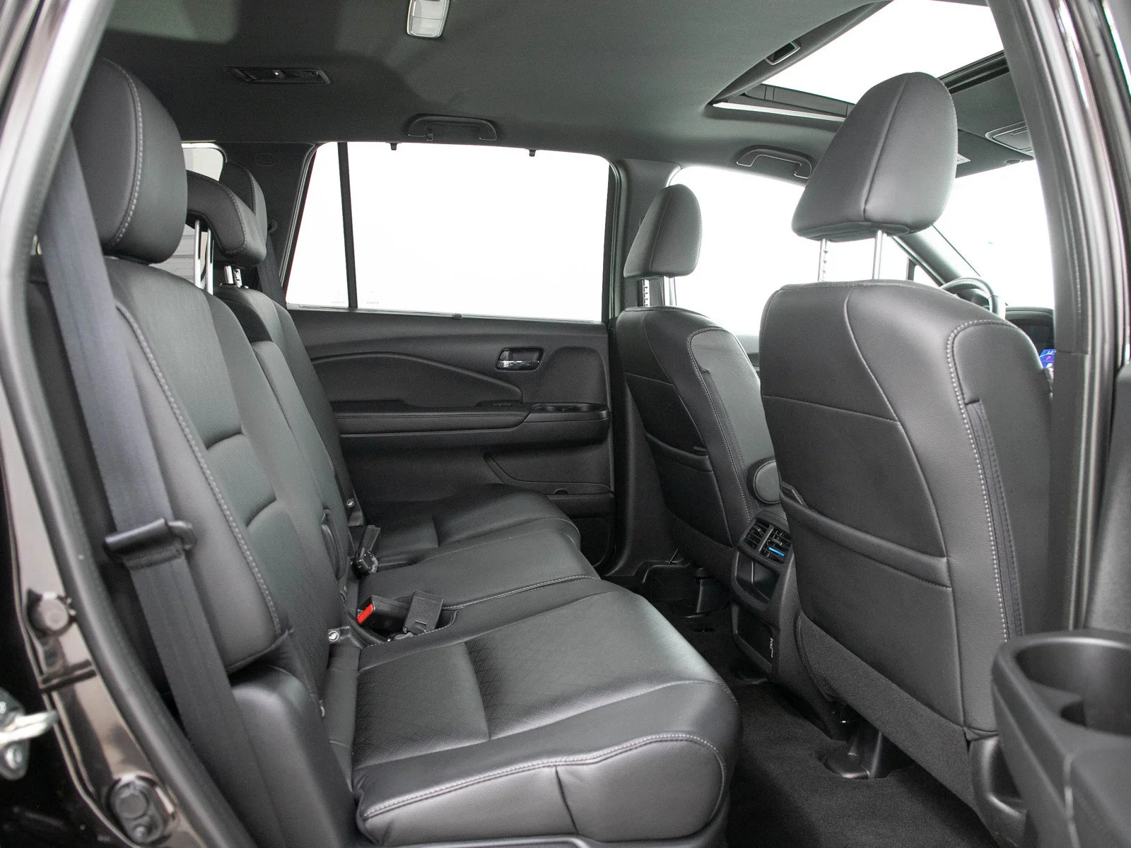 Used 2019 Crystal Black Pearl Honda 4D EX-L 4WD image 14