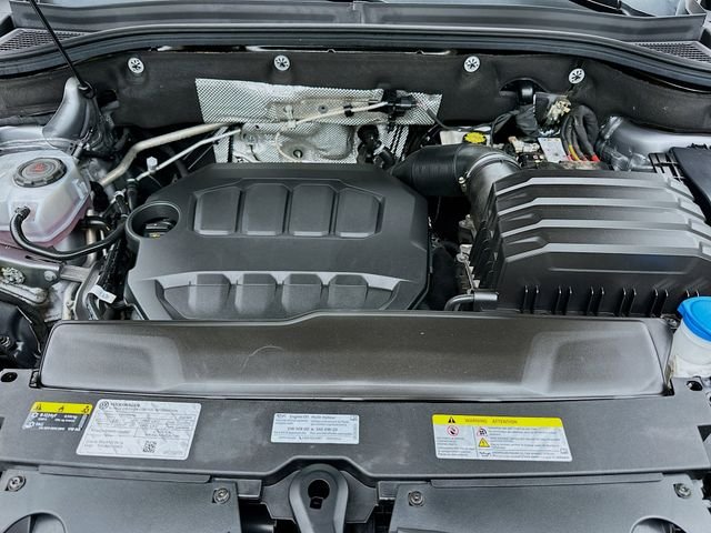 Used 2025  Volkswagen 2.0T SE w/Technology image 31