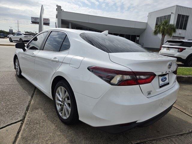 Used 2023 Ice Cap Toyota LE image 3
