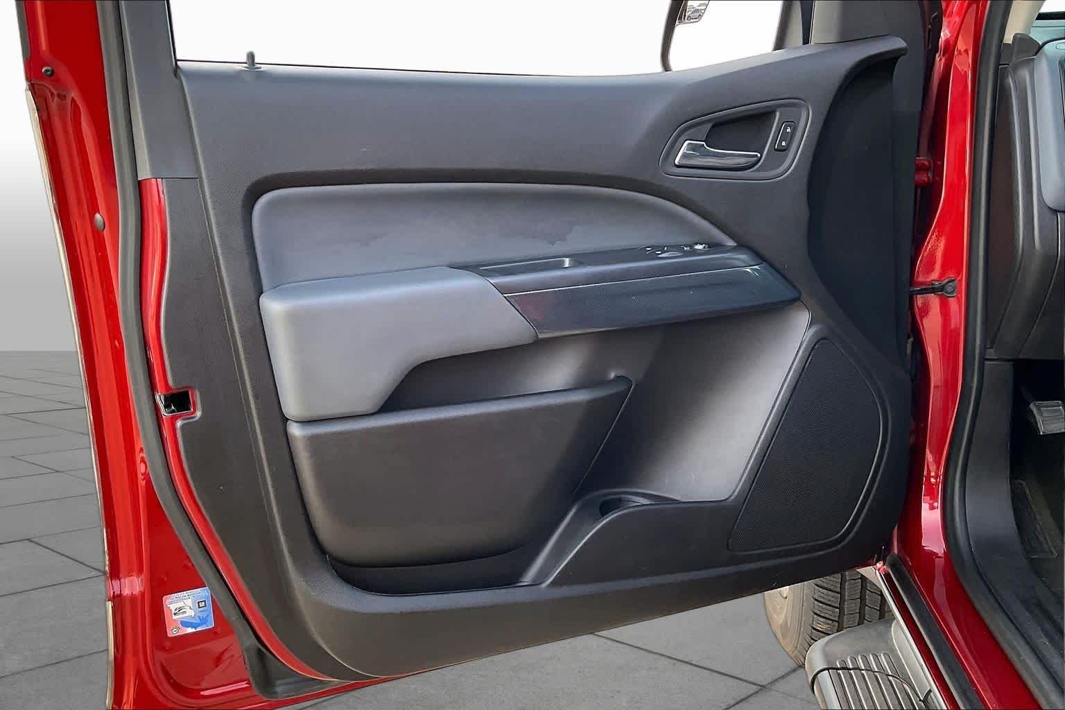 Used 2016 Red Rock Metallic Chevrolet 4WD Z71 image 19