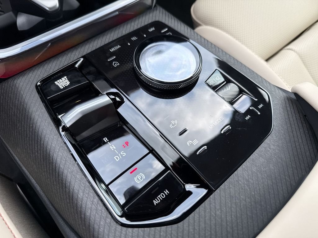 New 2026 Blue Metallic BMW 30 xDrive image 16