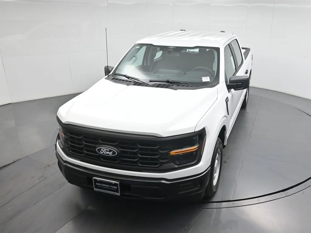 New 2026 Oxford White Ford XL image 33