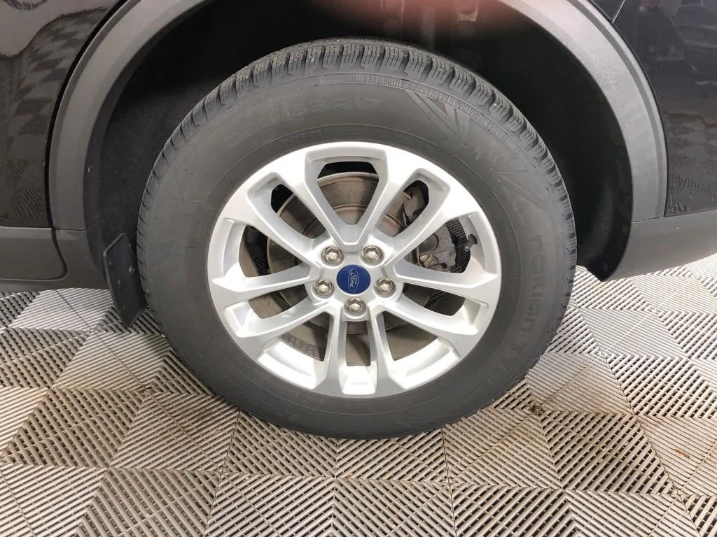 Used 2020 Black Ford SE image 20
