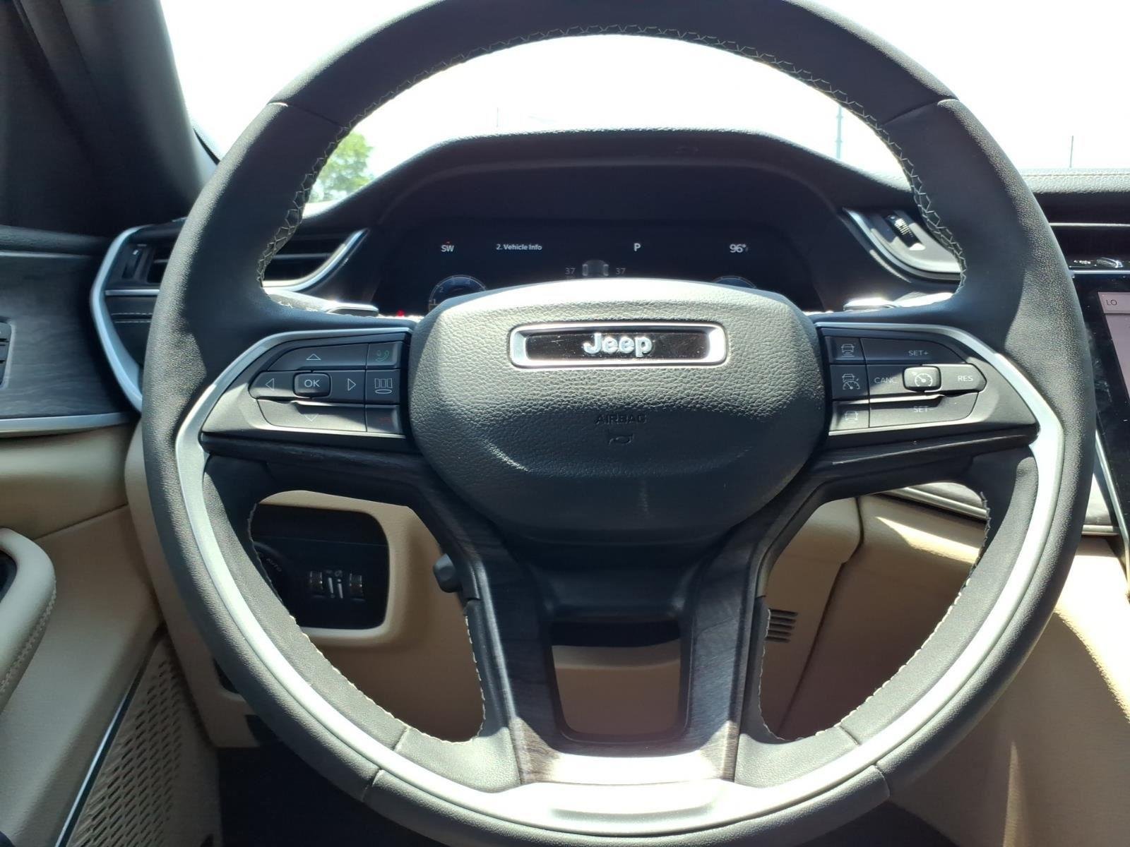 Used 2023 Velvet Red Pearlcoat Jeep Limited image 26