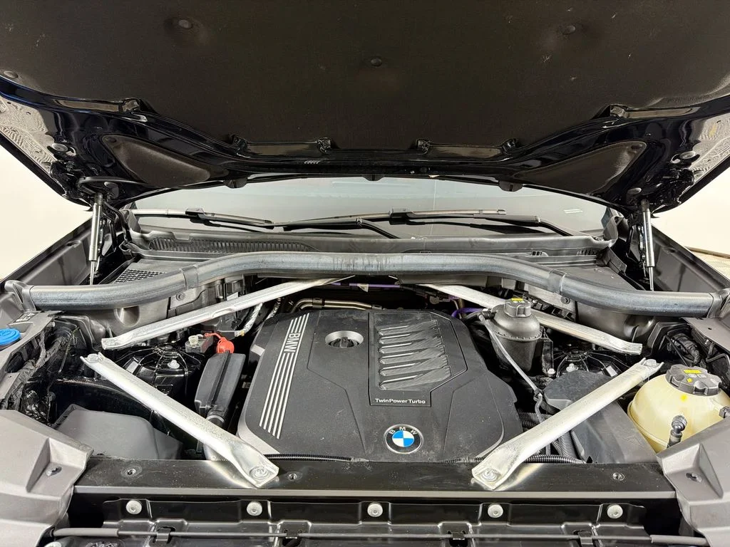 Used 2022 Black BMW sDrive40i image 32