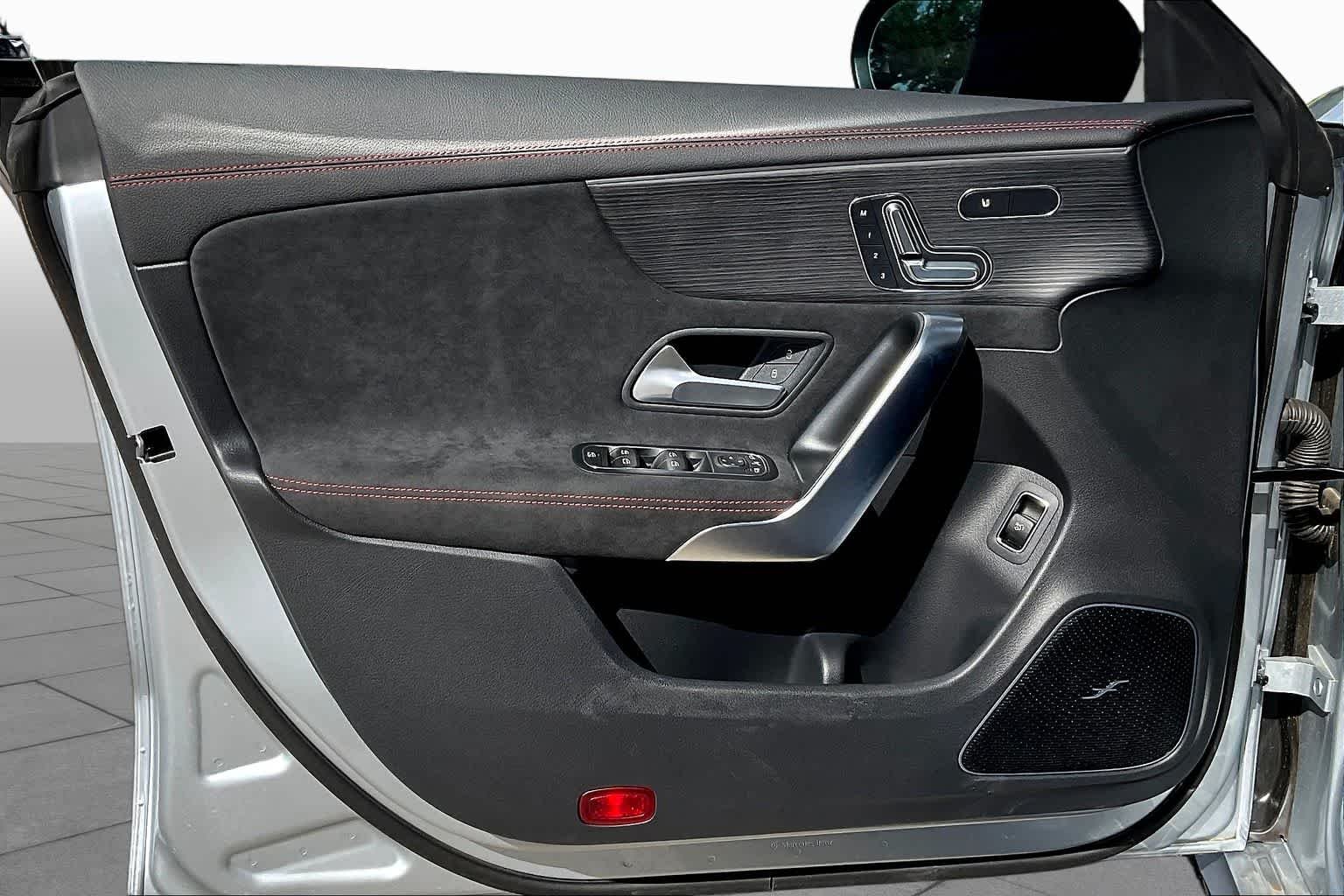 2025 Mercedes-Benz CLA AMG CLA35 - Photo 11