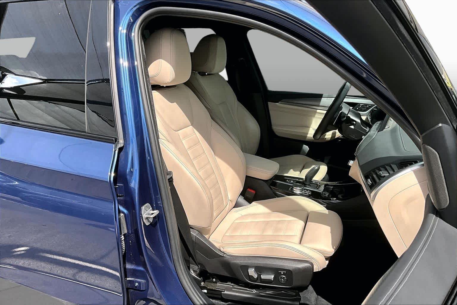 Used 2021 Phytonic Blue Metallic BMW sDrive30i image 9