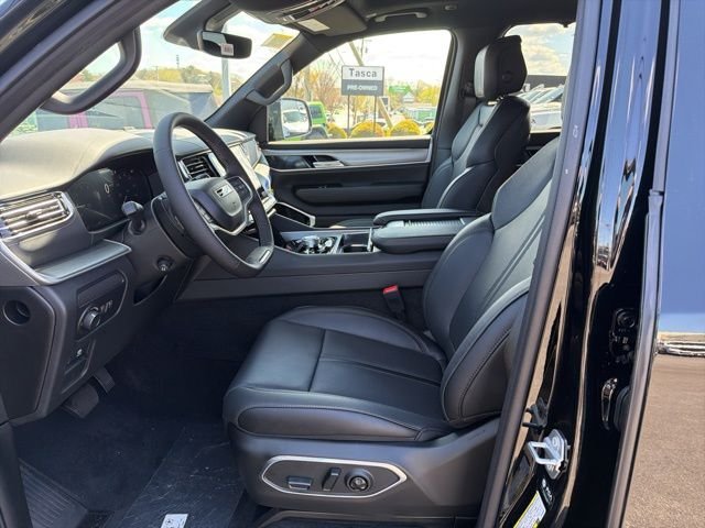New 2026 High Gloss Black Exterior Paint Jeep Limited Reserve image 17