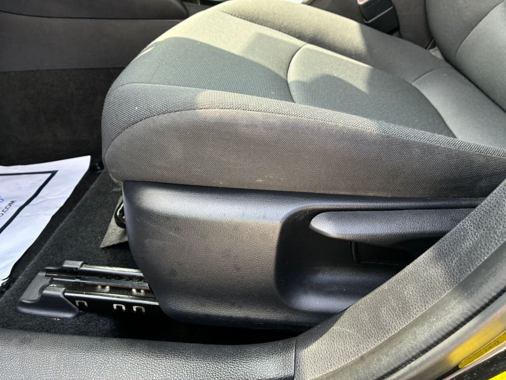 2022 Toyota Corolla LE - Photo 8