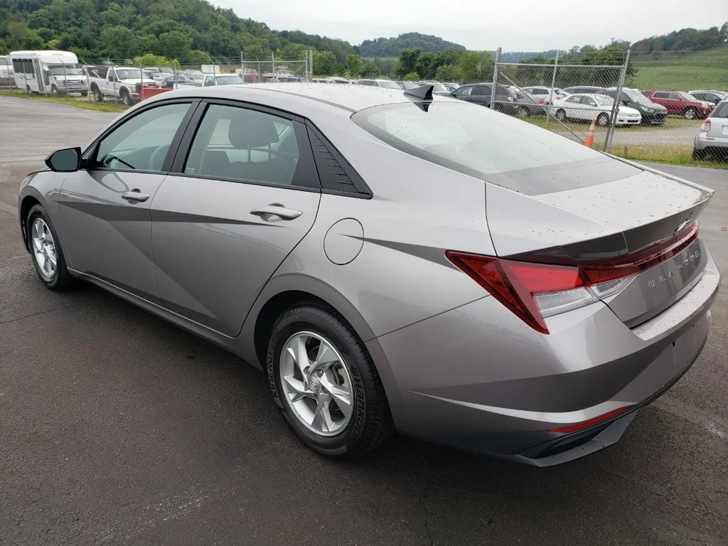 Used 2023 Silver Hyundai SE image 14