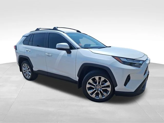 Used 2024 Off-white Toyota XLE Premium image 1