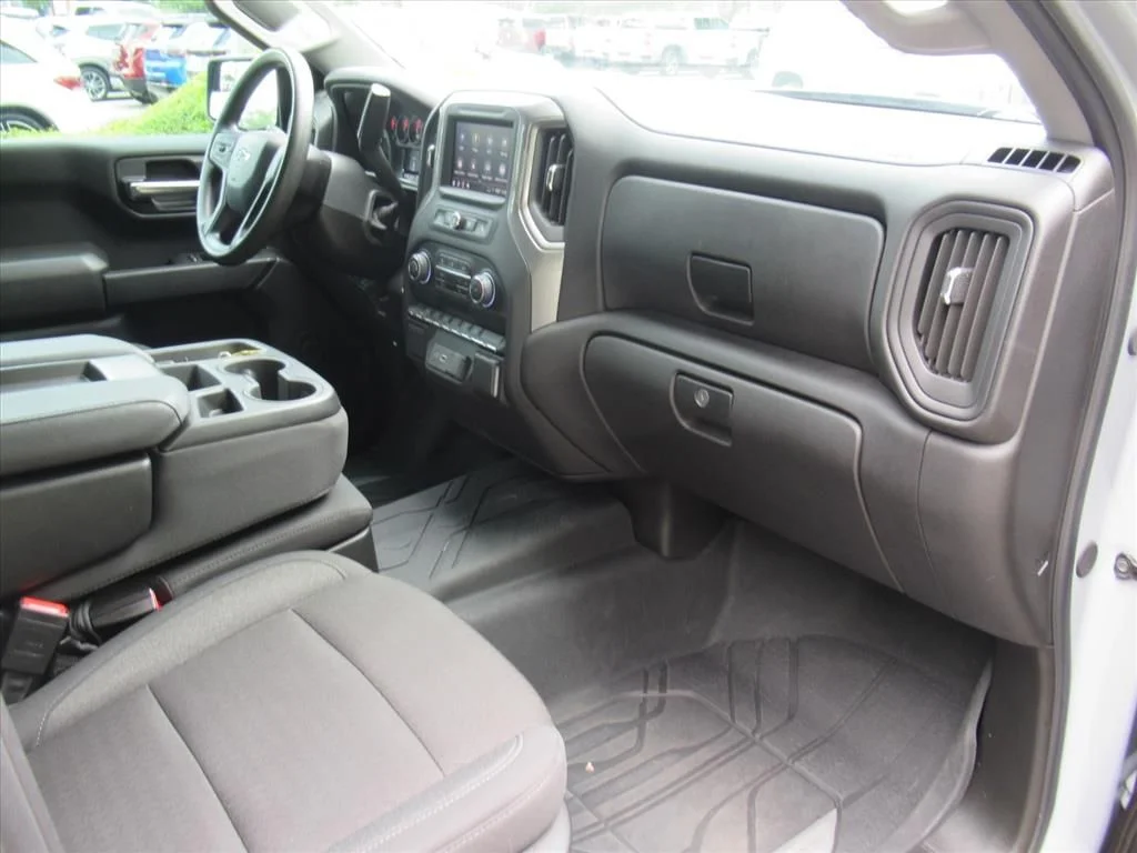 Used 2024 Gray Chevrolet Custom image 10