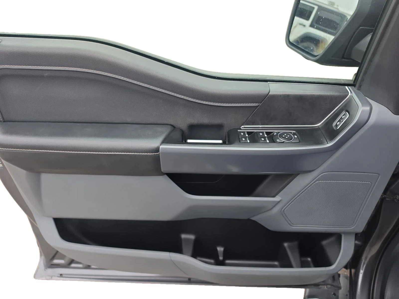 Used 2024 Carbonized Gray Ford XLT image 9