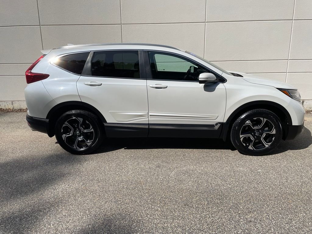 Used 2017 White Diamond Pearl Honda Touring image 7