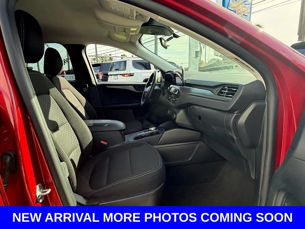 Used 2025 Red Ford Active image 17