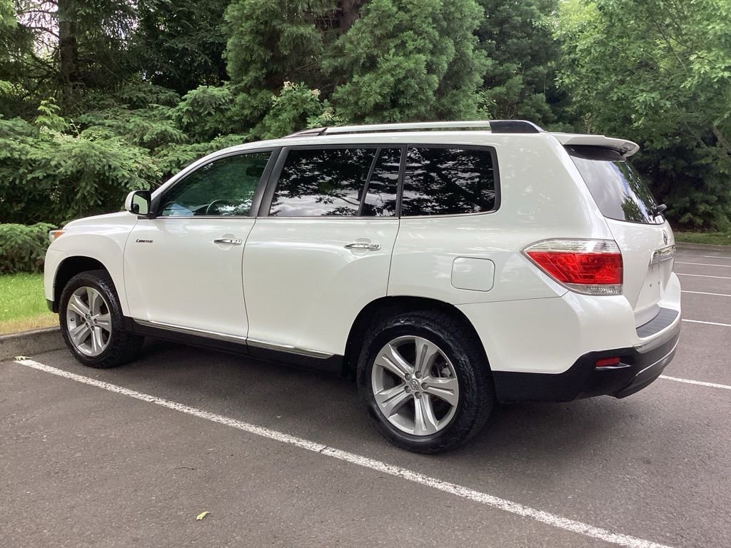 Used 2013 White Toyota Limited image 11